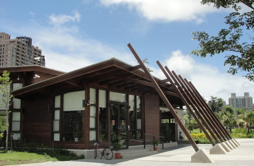 Timber, Design, and Market Demand: How Modern Woodwork Is Shaping Smarter Construction